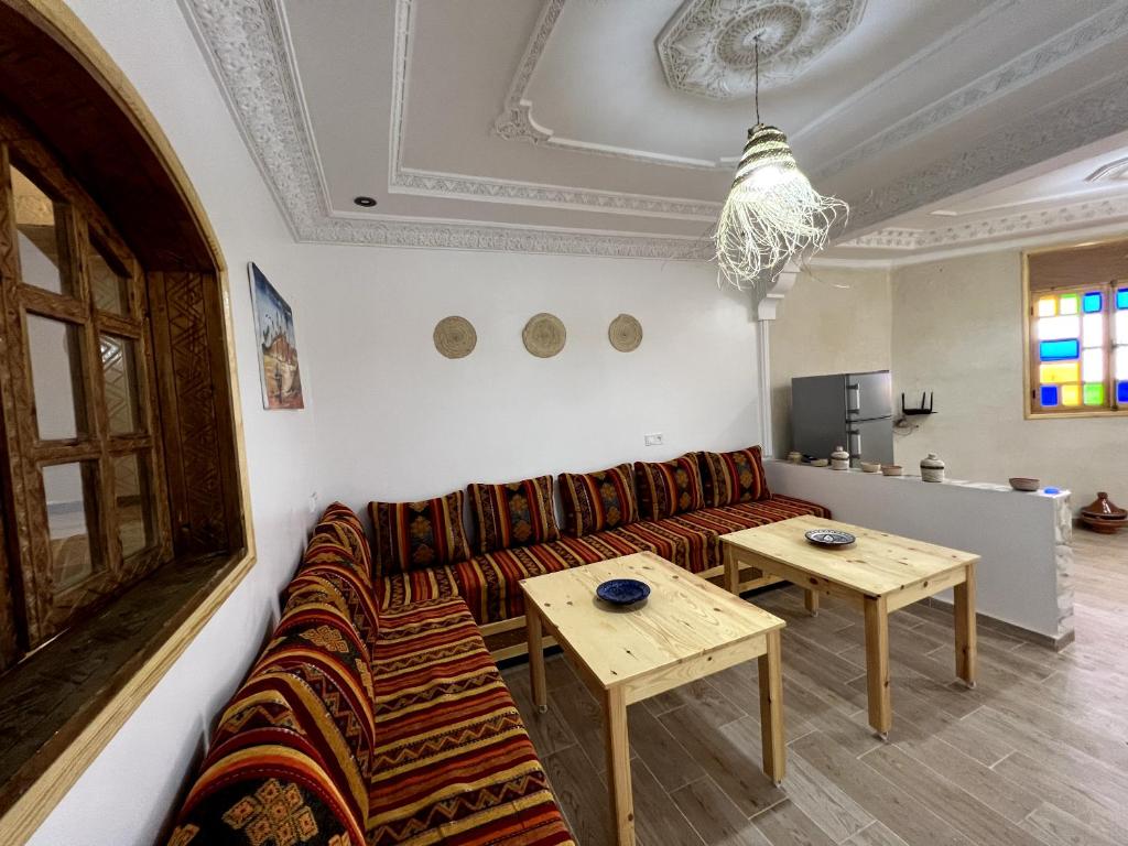 Family apartment – open plan living and kitchen